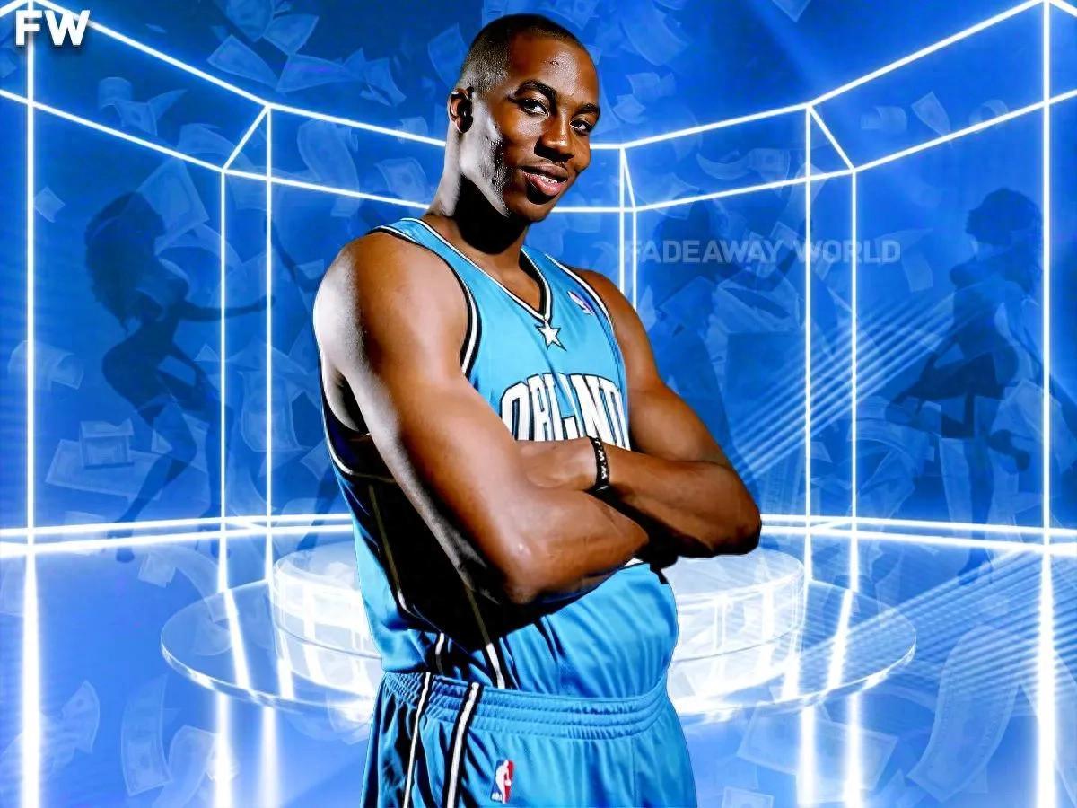 纪念去世的朋友，雅克松的打底衫上写着“安息吧，我的兄弟”（悼念亡友，雅克松穿印有“安息吧，我的兄弟”的打底衫）