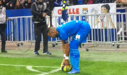 罗马2分优势领跑意甲，迪卡尼奥：真正的考验是强强对话