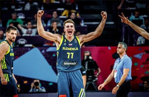 曼联重返英超前六（曼联跻身英超前六）