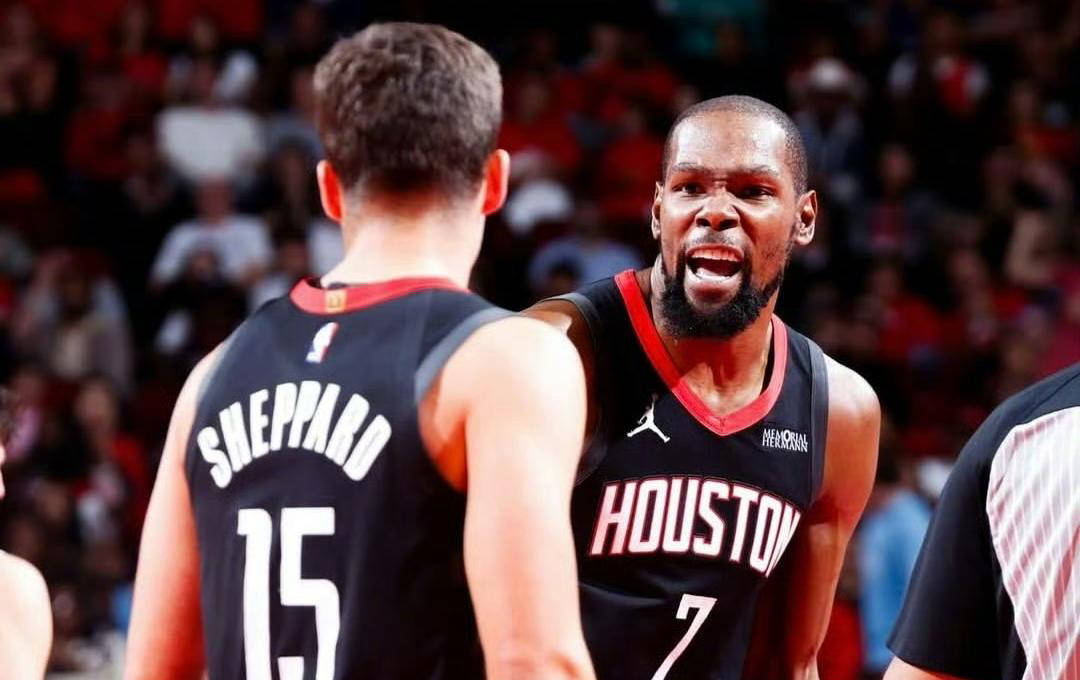 再见，巴萨U40！苏亚雷斯离队迈阿密国际，梅西独守美职联（巴萨老友记解散：苏亚雷斯告别迈阿密国际，梅西独撑美职联）