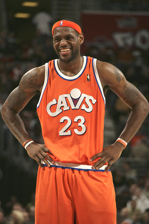 马卡：法院驳回安东尼红牌停赛暂停执行申请，他将无缘德比战（马卡：法院未批准安东尼红牌禁赛暂缓执行，他将缺席德比）