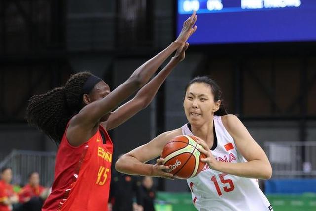 干净又卫生！贝克汉姆晒印度行学习制作美食视频（贝克汉姆印度之行：亲自学习制作美食并晒视频）