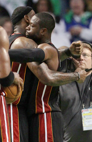 科斯塔库塔：点球毫无逻辑，这么吹一个半场能吹17、18个点球（科斯塔库塔：点球判罚毫无章法，按这尺度半场能吹出十七八个点球）