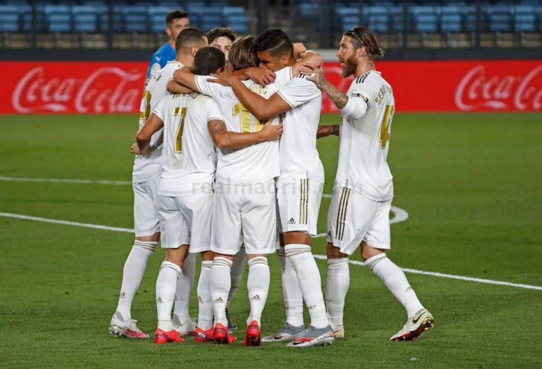 世界杯门票销量已近两百万张，第三阶段门票销售12月11日开始（世界杯门票销量逼近200万，第三阶段售票将于12月11日启动）