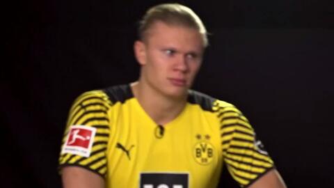 记者：目前米兰球队与弗拉霍维奇的经纪人就转会一事仍在谈判当中，球队计划明年免签球员（记者：米兰正与弗拉霍维奇经纪人洽谈转会，计划明年免签引进）