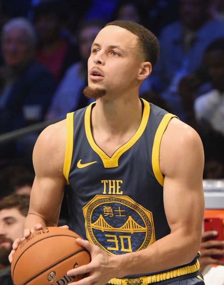 经纪人：蒂亚戈-席尔瓦不会离开弗鲁米嫩塞（经纪人确认：蒂亚戈-席尔瓦将继续留在弗鲁米嫩塞）