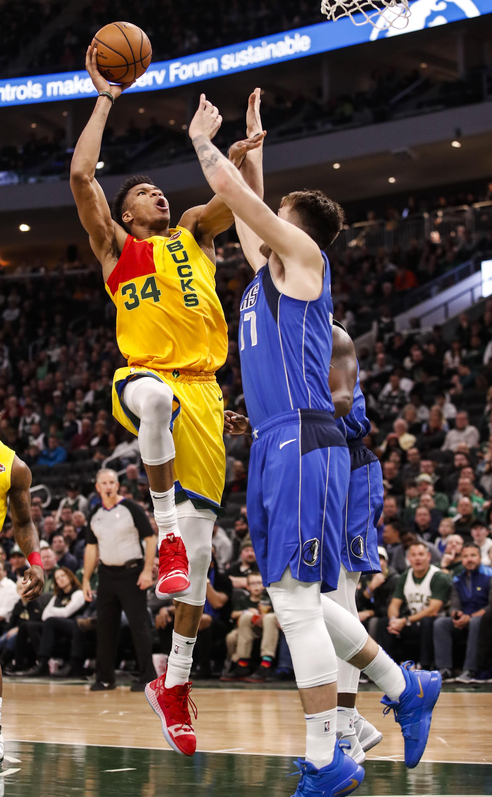 传闻：枪手、蓝军、红军、曼联和拜仁与卡马文加联系在一起（多队竞逐卡马文加：枪手、蓝军、红军、曼联与拜仁皆在列）