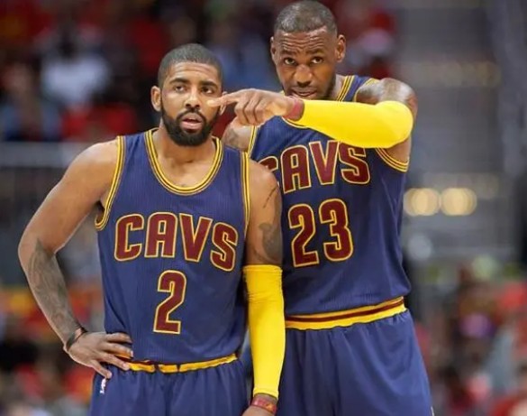 德拉富恩特谈卡瓦哈尔和亚马尔冲突：队内就像一家人一样团结（德拉富恩特：卡瓦哈尔与亚马尔虽有冲突，球队仍如家般团结）