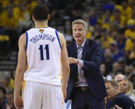 曼晚：续约奥赖利，曼城正通过新老交替来实现俱乐部长期愿景（曼晚：曼城与奥赖利续约，以新老更替推进俱乐部长期蓝图）