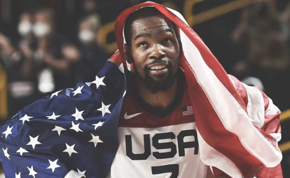 记者：虽然B费有伤在身，但仍然会出战今天与西汉姆的比赛（记者：B费虽有伤，今日仍将出战对阵西汉姆的比赛）